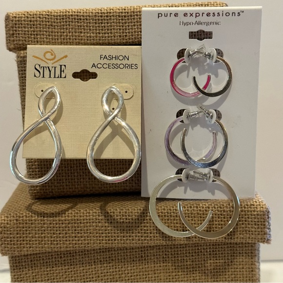 NWT 2 packs - 4 total pairs of silver tone earrings. Classic Hoop style 3 sizes - Picture 4 of 10